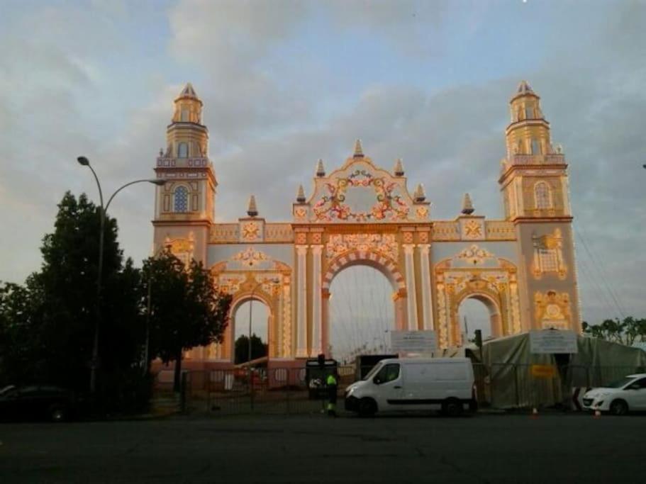 Appartamento Puerta De San Juan Siviglia Esterno foto