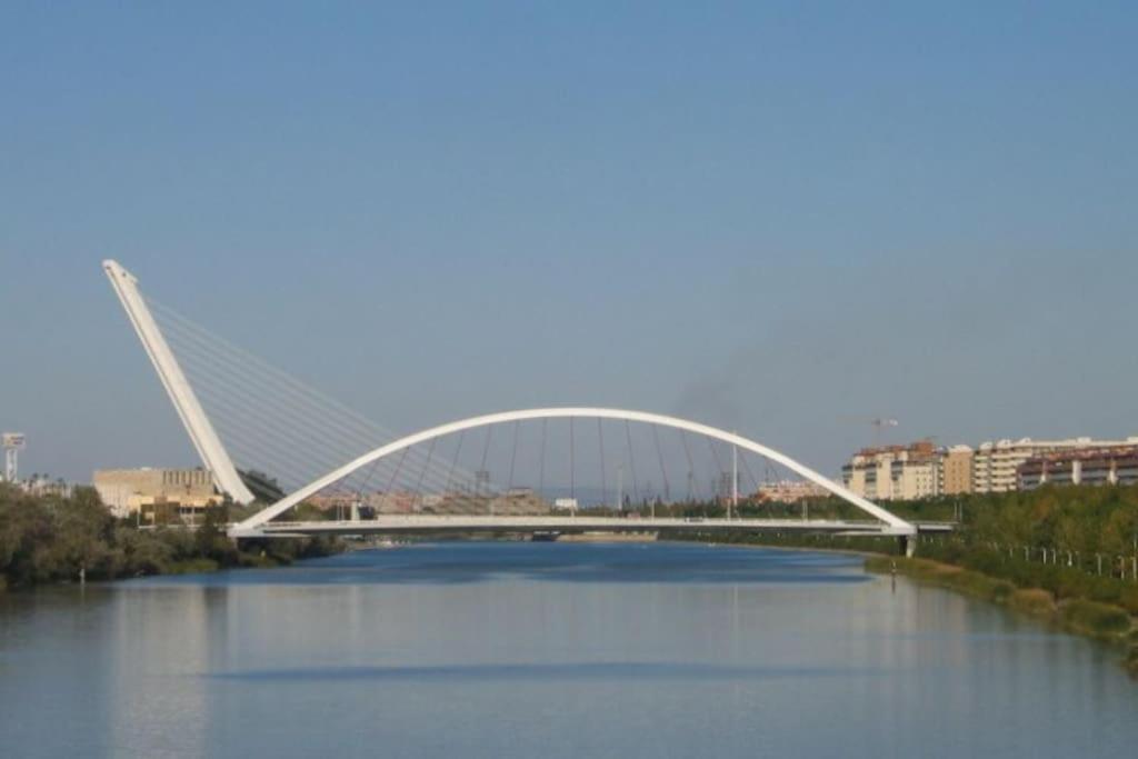 Appartamento Puerta De San Juan Siviglia Esterno foto