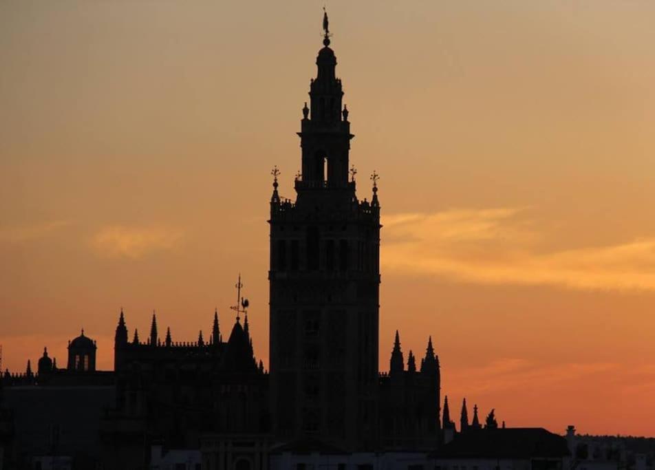 Appartamento Puerta De San Juan Siviglia Esterno foto